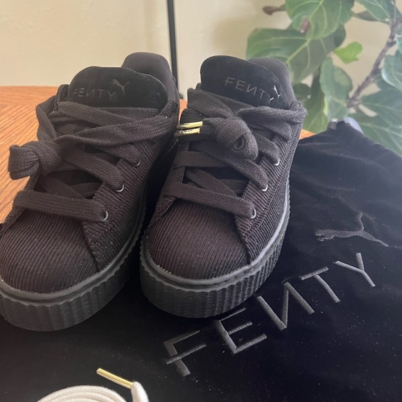 PUMA
x FENTY Women's Creeper Phatty Corduroy Low Top Platform Sneakers - Picture 4 of 8